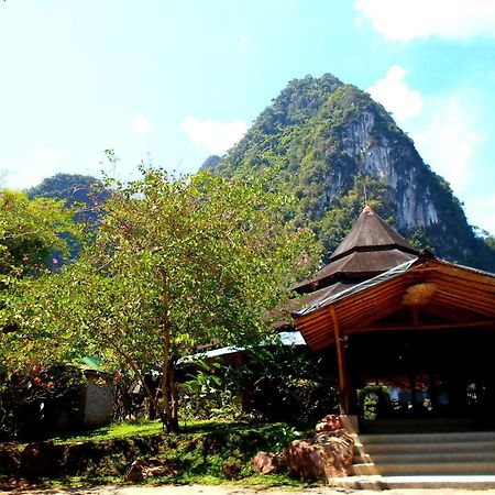 The Cliff & River Jungle Resort Phanom Exteriör bild