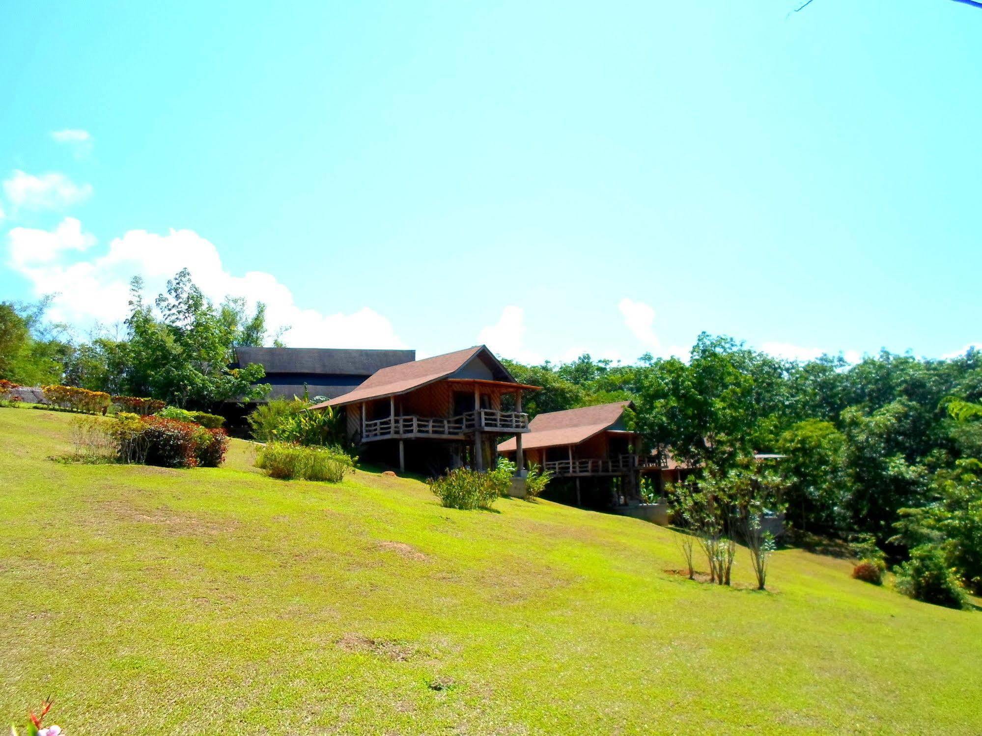 The Cliff & River Jungle Resort Phanom Exteriör bild