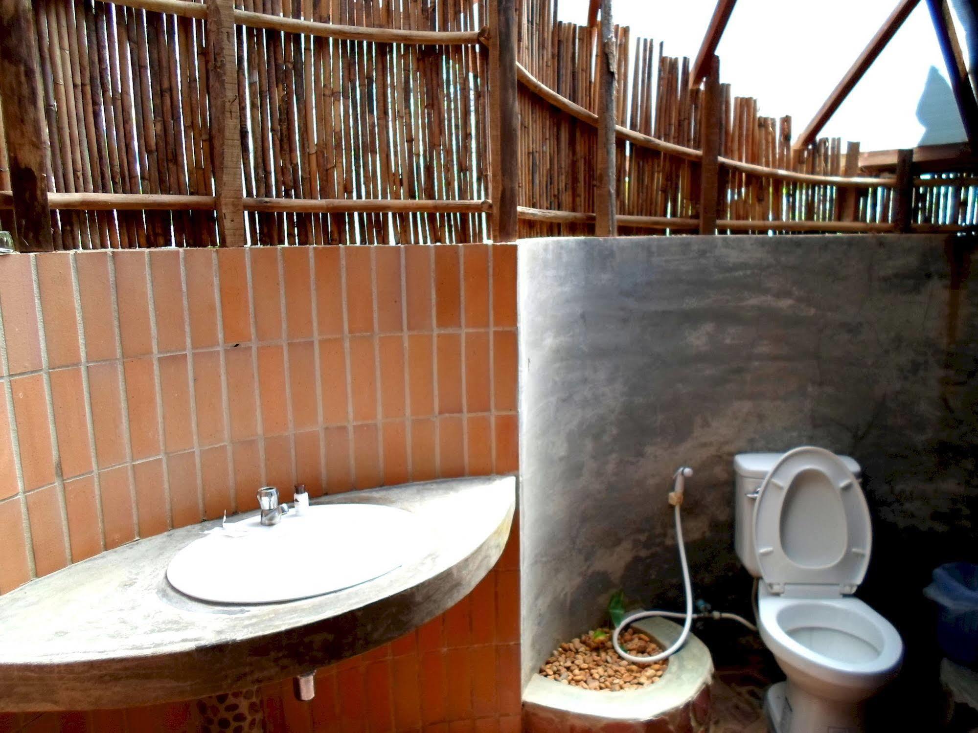The Cliff & River Jungle Resort Phanom Exteriör bild