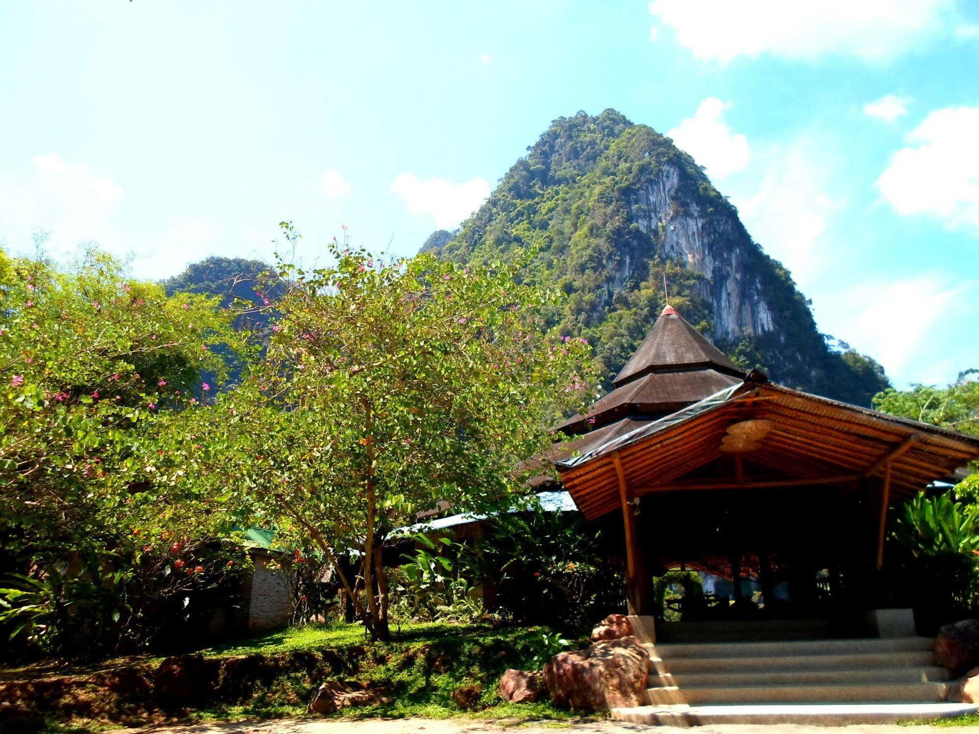 The Cliff & River Jungle Resort Phanom Exteriör bild
