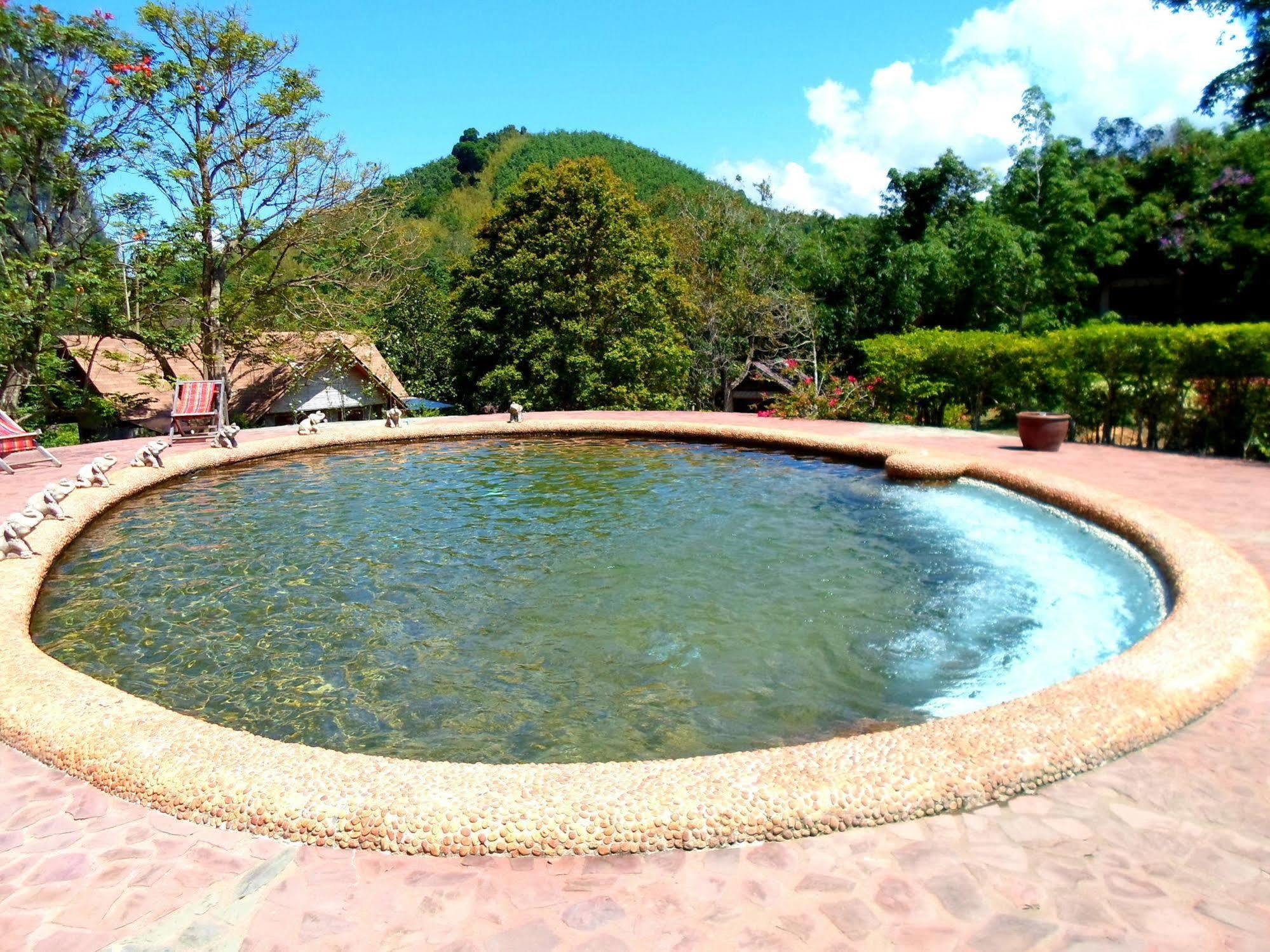 The Cliff & River Jungle Resort Phanom Exteriör bild