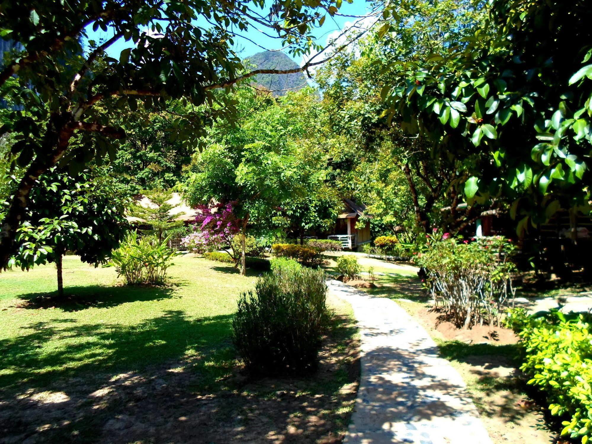 The Cliff & River Jungle Resort Phanom Exteriör bild